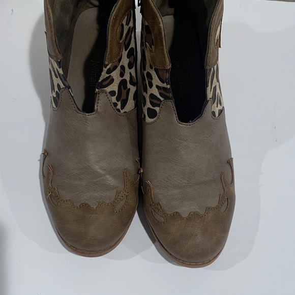 Leopard Pattern Ankle Booties - Brown - Picture 6 of 16